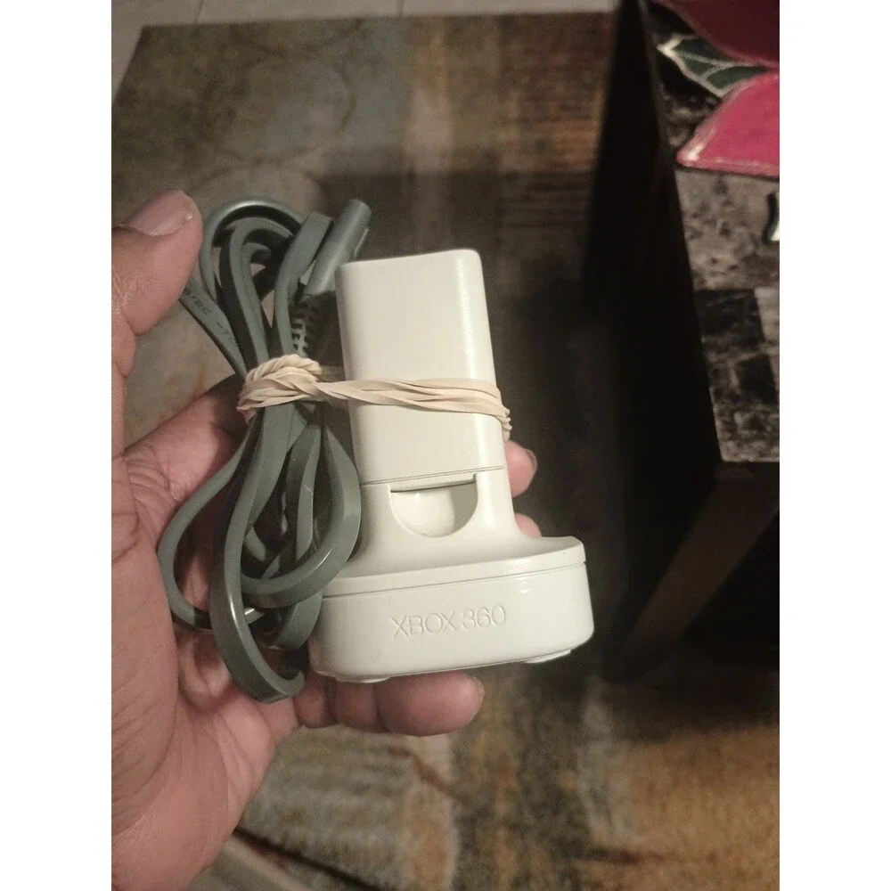 Microsoft XBox 360 V85 Quick Charge Kit Battery Charger with Cord